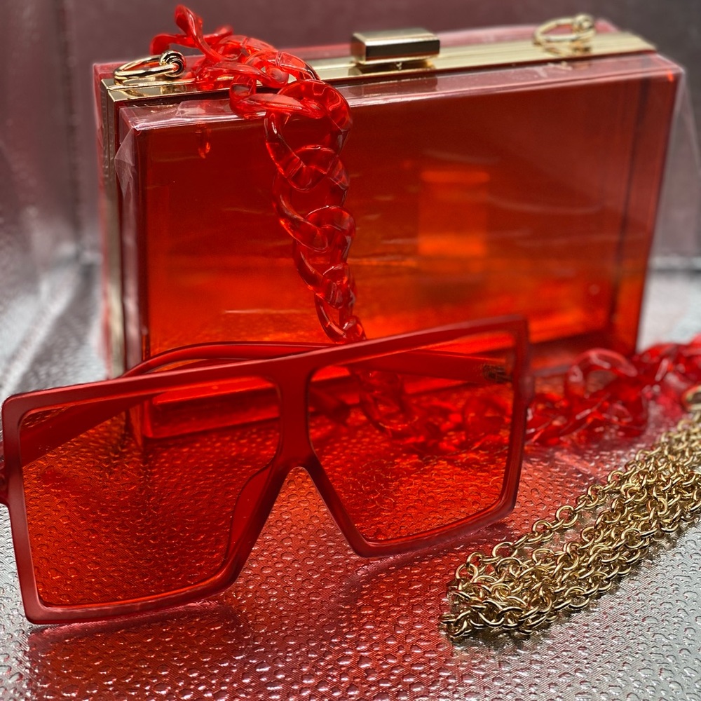 Box red Clear clutch